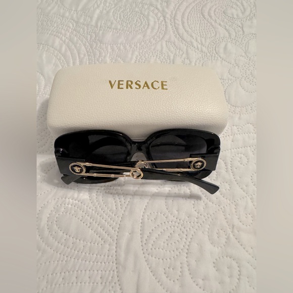 Versace sunglasses - Picture 4 of 4